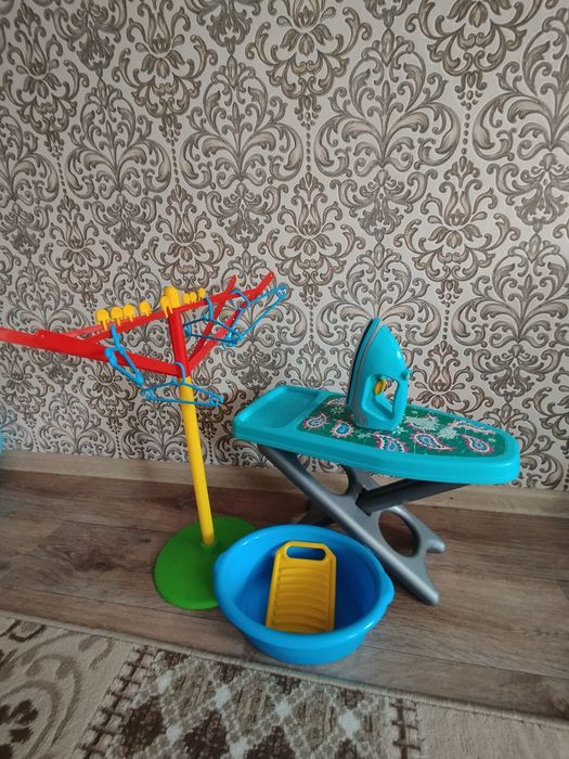 Продам игрушки для девочки