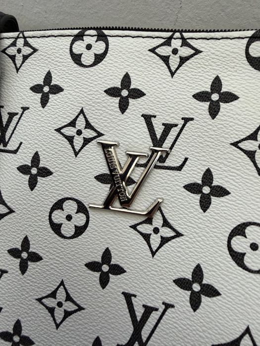 Eladó louis vuitton taska