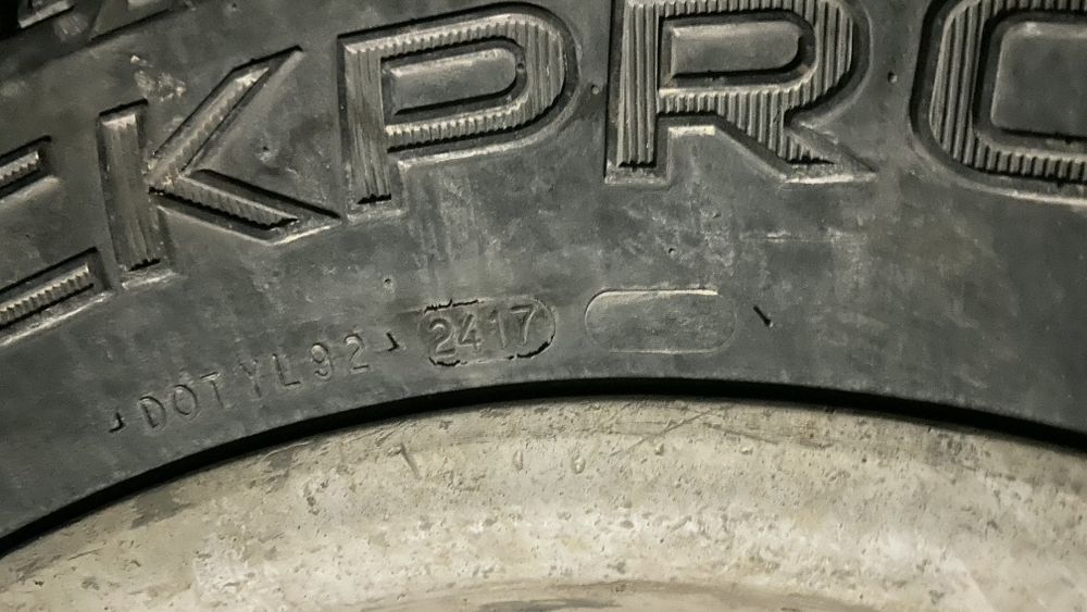 Внедорожные шины с дискама от TLC200