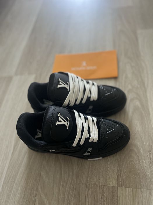 Adidasi LV Trainer Black *Impecabili* Marimi Disponibile