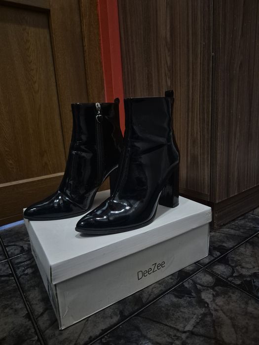 Дамски боти/ботуши/токчета DeeZee
