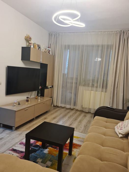 Închiriez apartament 2 camere zona grand arena