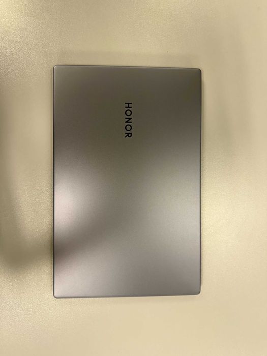 Honor MagicBook 15 – AMD Ryzen 5, 8GB RAM, 256GB SSD–Отлично състояние