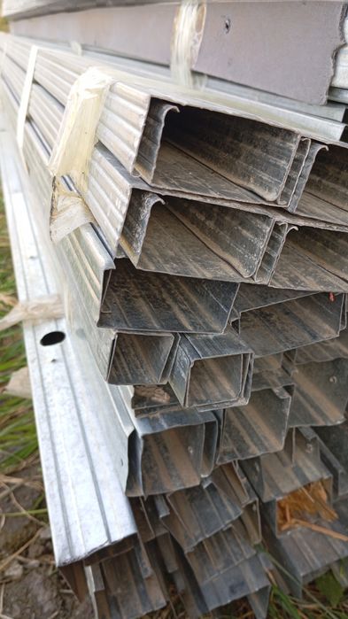 Ламинат галтели плинтуса профиля направляющие