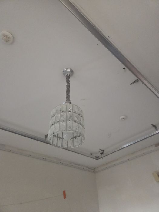Люстры   Продам  люстры