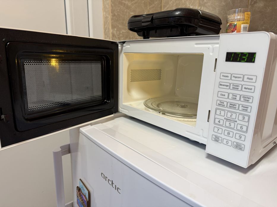Cuptor cu microunde Beko, 20L