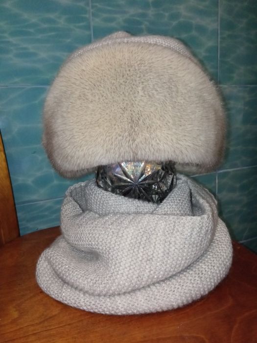 Зимняя женская шапка с науальны мехом из норки + шарф хамут