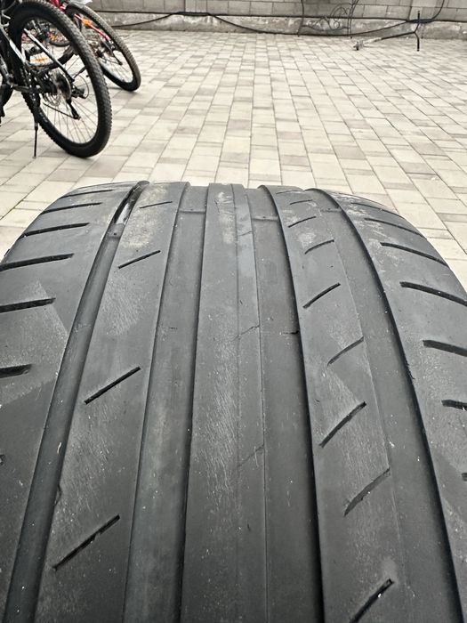 255/40/R19 Kumho