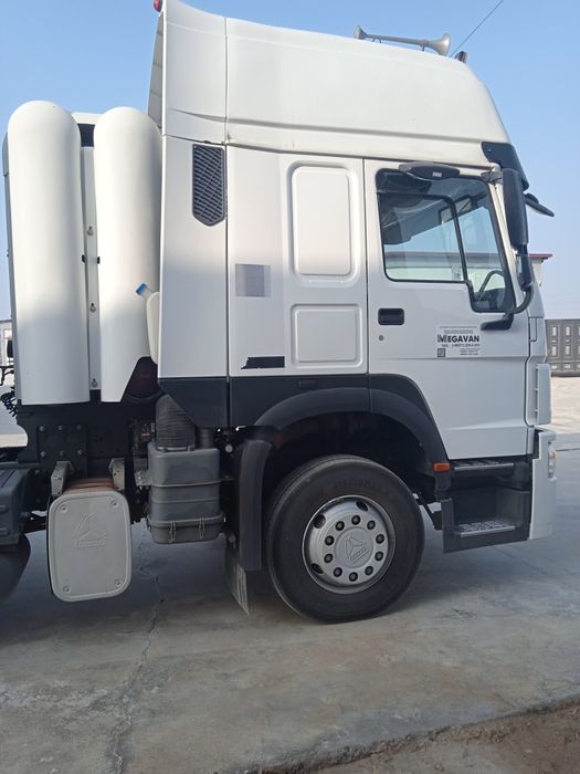 Howo tigach s pritsepom