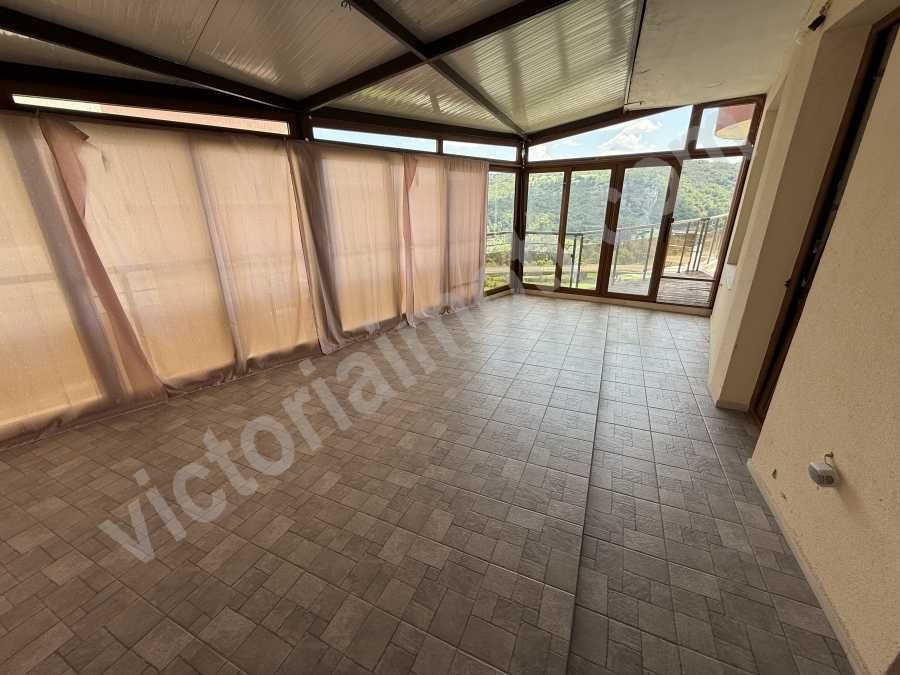 Продава се Тристаен апартамент в Велико Търново, Център - 100 кв.м за 1780 €/кв.м - Снимка #4