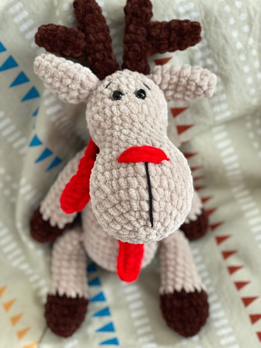 Коледно еленче за гушкане