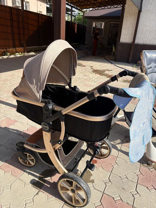 Продаётся детская коляска.