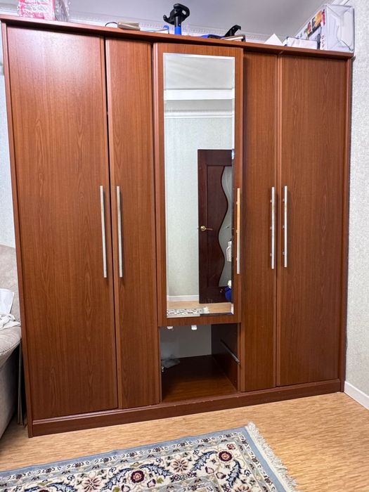 Шкаф сатылады срочна