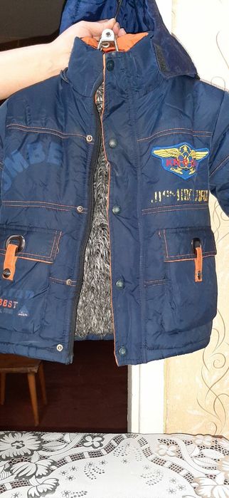 Продаю детские куртки