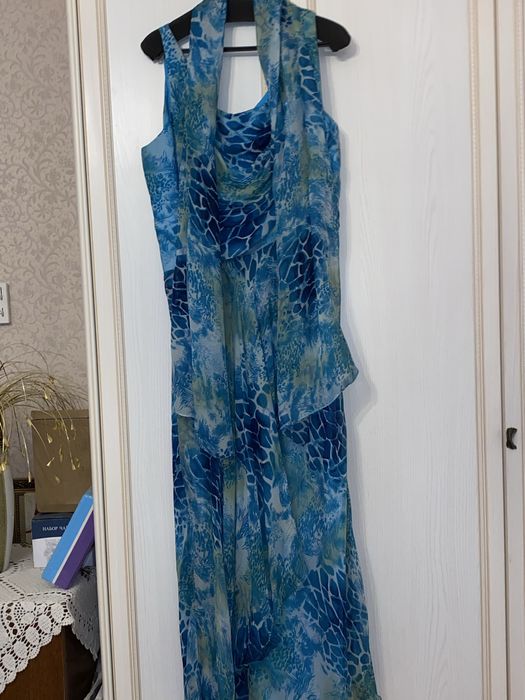 Платье вечернее продам