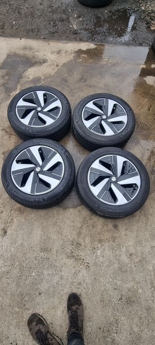 Jante MG ZS R17+Anvelope vara 215 55 R17