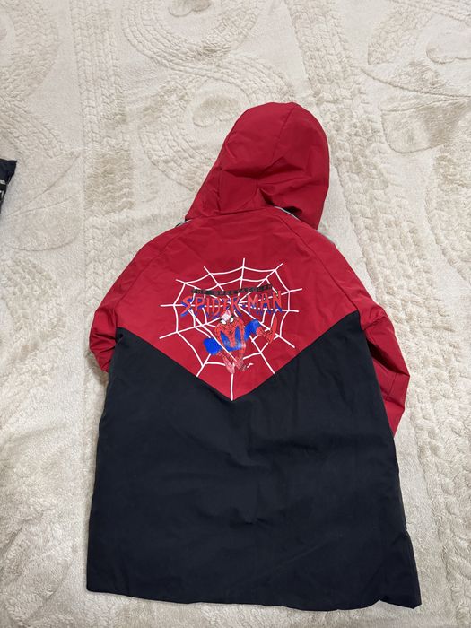 Продам детскую куртку