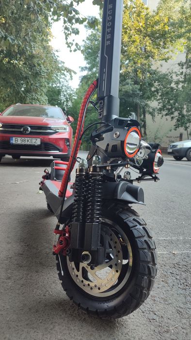 Trotineta electrica 2025 ca  noua