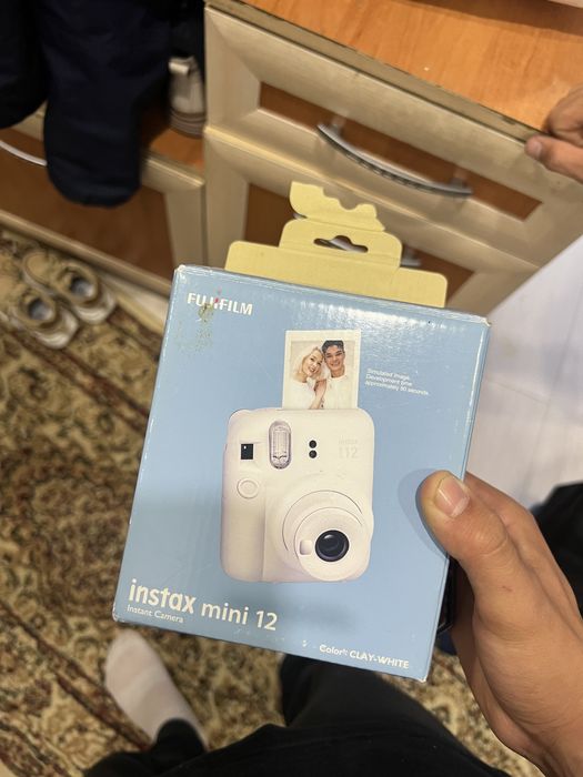 Продам Instax mini 12