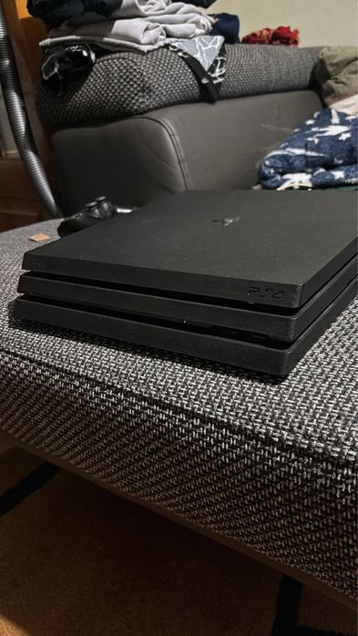 Vand PS4 PRO,stare perfecta