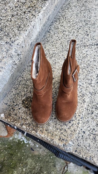 Дамски велурени боти