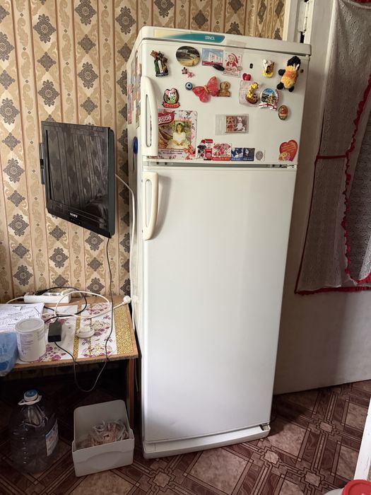 Холодильник средний