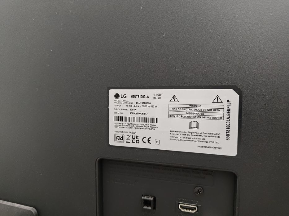 TV LG 4K UHD DIAG 164 cm ,pentru piese