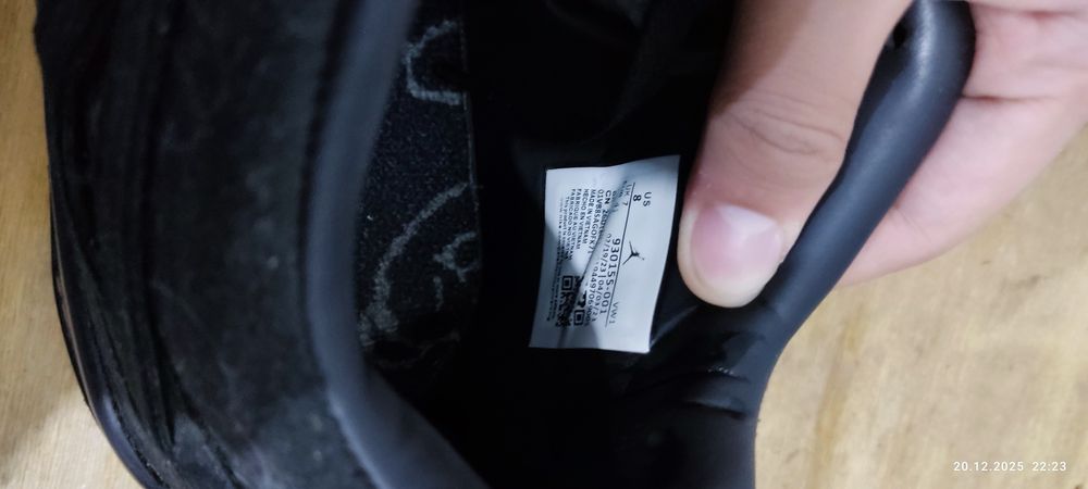 Продаётся кроссовка в хорошем состоянии