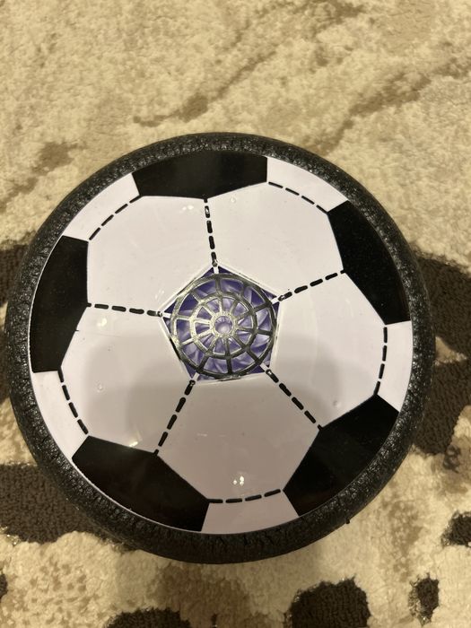 Minge de fotbal cu jet de aer si lumini