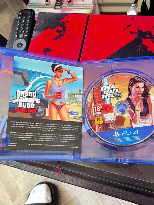 Playstation 4 в добро и запазено състояние !