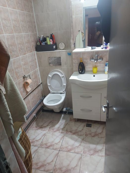 Vand apartament 4 camere.