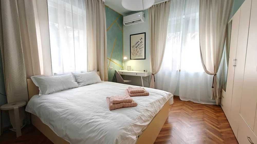 Продава се Тристаен апартамент в Пловдив, Център - 76 кв.м за 1791 €/кв.м - Снимка #2