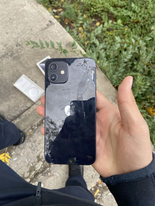 Iphone 12 с айкалудом и паролем