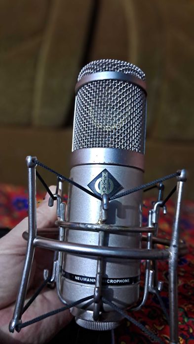 Ламповый студийный микрофон большой