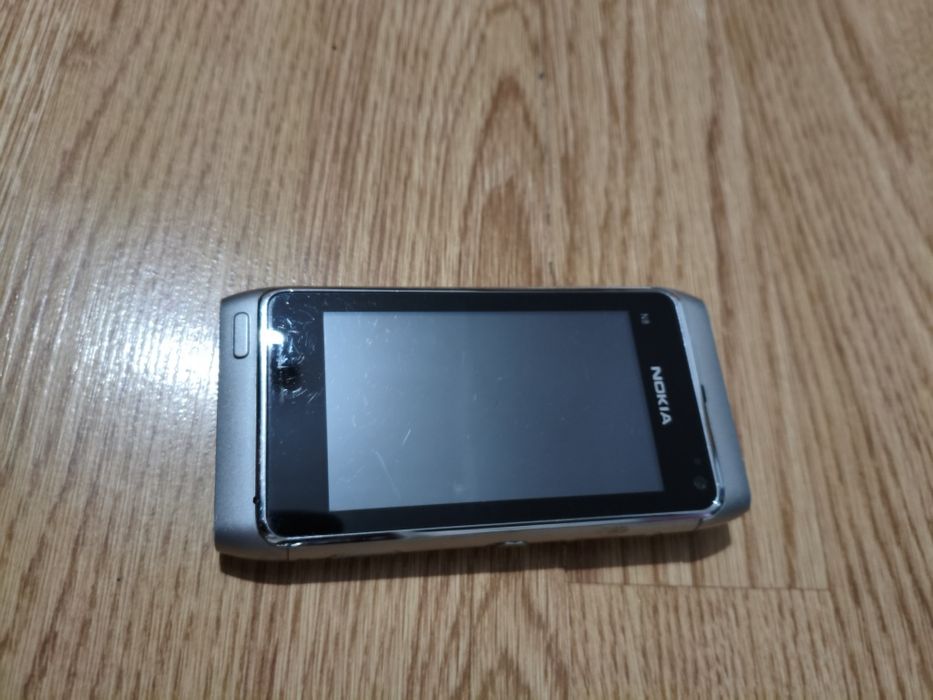 Нокиа Nseries с чехлом