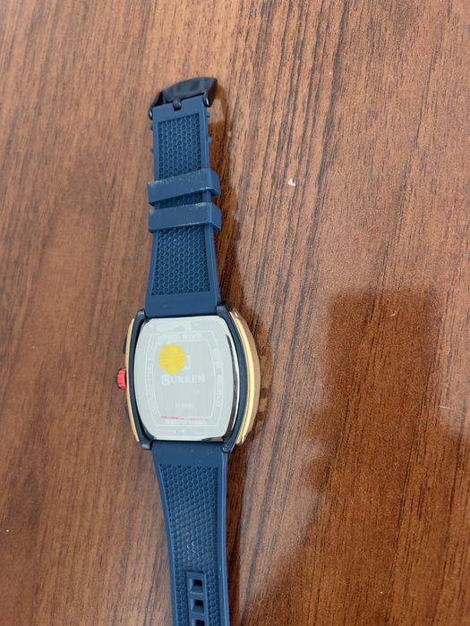 продаю новые часы CURREN