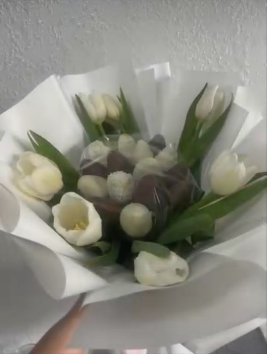 Клубника в шоколаде букет