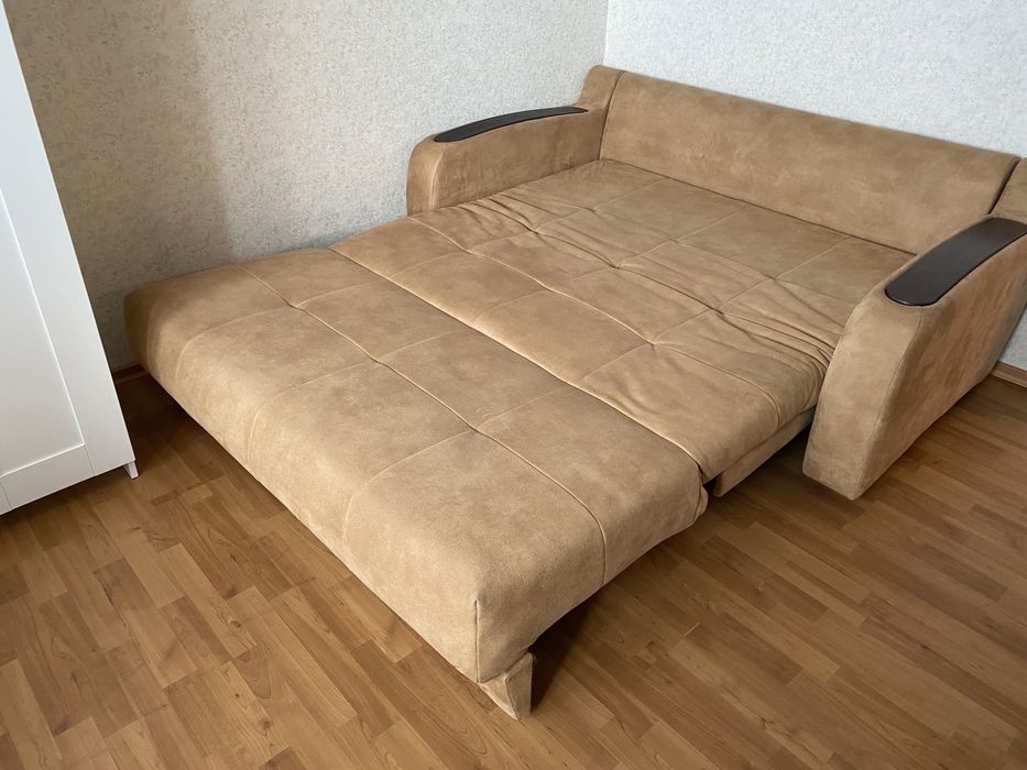 Продаю диван производство Бельгия.