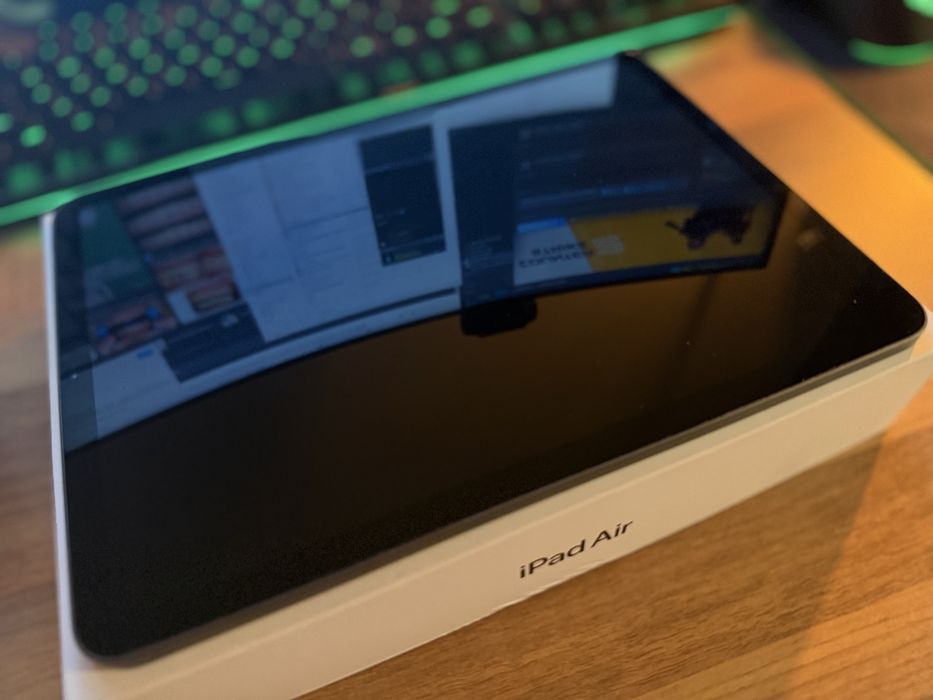 iPad Air 4 (2020) 64GB Wi-Fi Space Gray – Funcționează Perfect