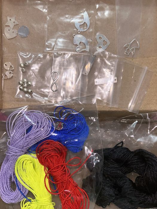 Bratari din argint pe snur colorat la alegere