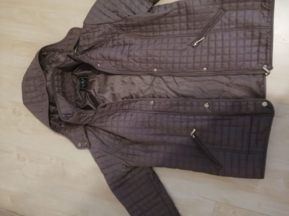 Дамско  яке с качулка