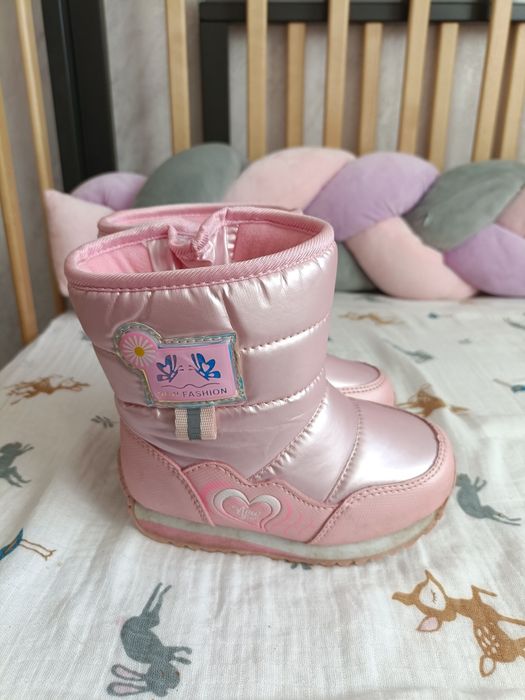 Зимняя обувь на девочку