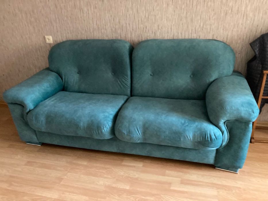 Продается комплект диванов