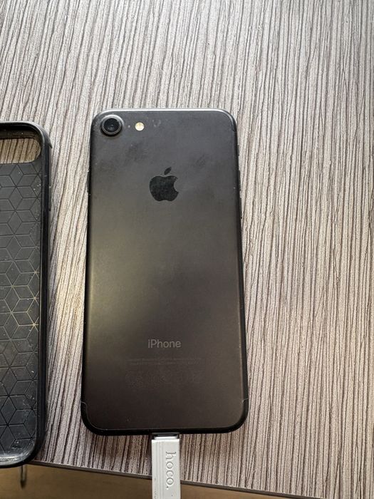 Apple Iphone 7  98% battery