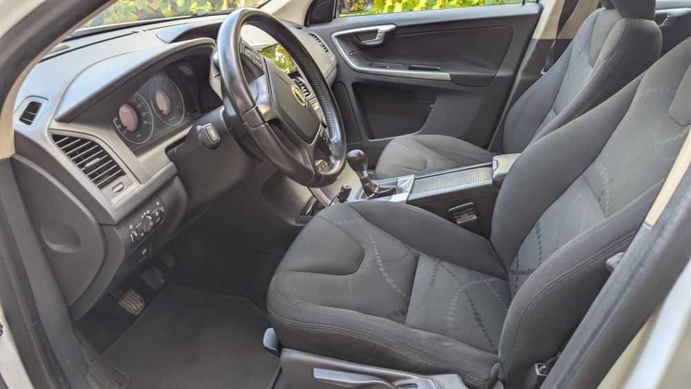 VOLVO XC60 2010 — imagine 5