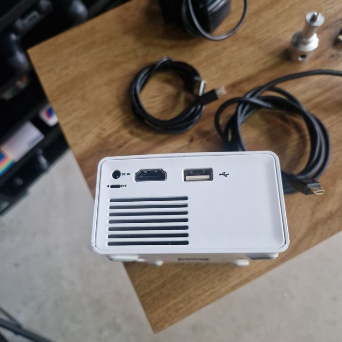 Mini Proiector Led de perete