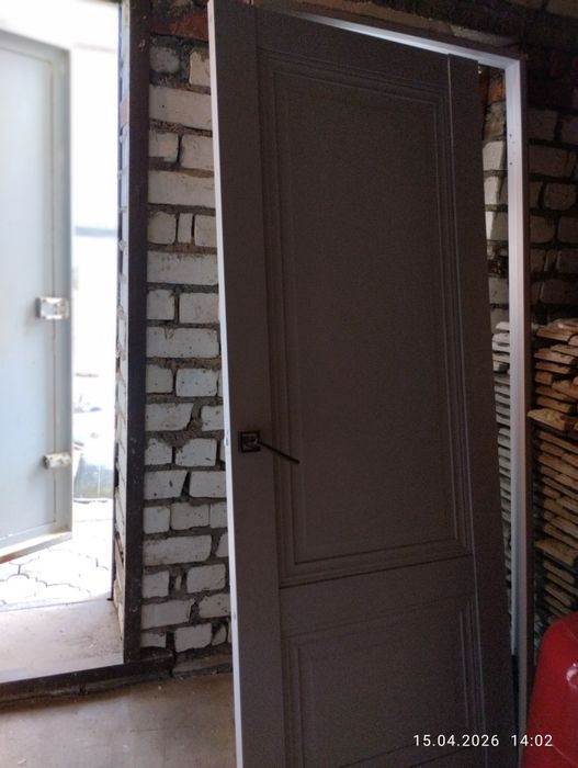 Продам   двери ,дерево