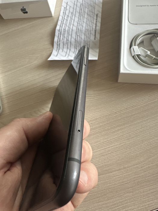 Продам iPhone 11 128 Gb