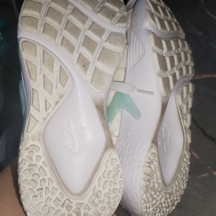 Vand adidasi Nike 42