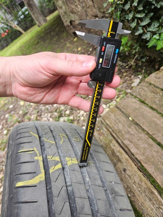 Гуми за електромобил 3 броя Hankook Ventus Rrime 4 215/55R17 98W DOT1523